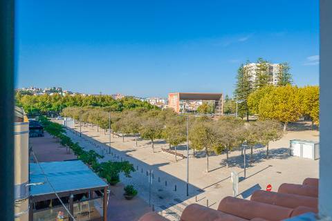 | PRÉDIO 3 PISOS | ZONA RIBEIRINHA | VISTA RIO SADO | LICENÇA AL |