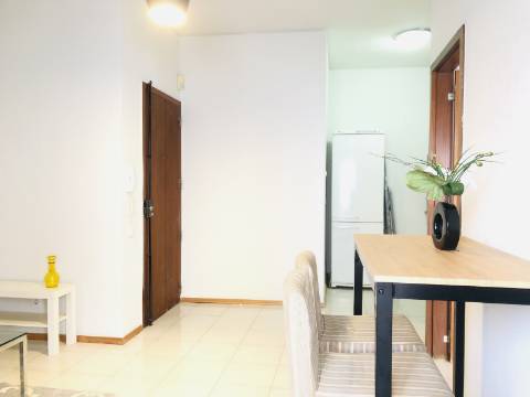 | Apartamento T1 | Ótimo Estado Conservação | Mobilado e Equipado | Bonfim |