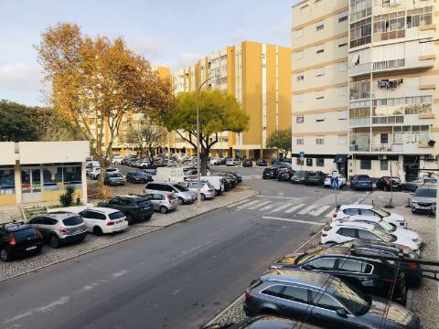 | Apartamento T1 | Ótimo Estado Conservação | Mobilado e Equipado | Bonfim |