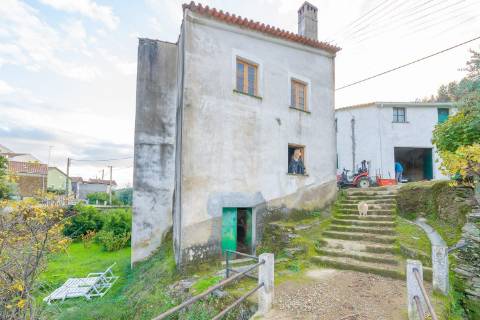 | Moradia T3 em Vale Figueira | Castelo Branco | Um refúgio onde a natureza dita o ritmo |