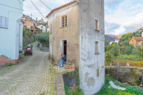 | Moradia T3 em Vale Figueira | Castelo Branco | Um refúgio onde a natureza dita o ritmo |