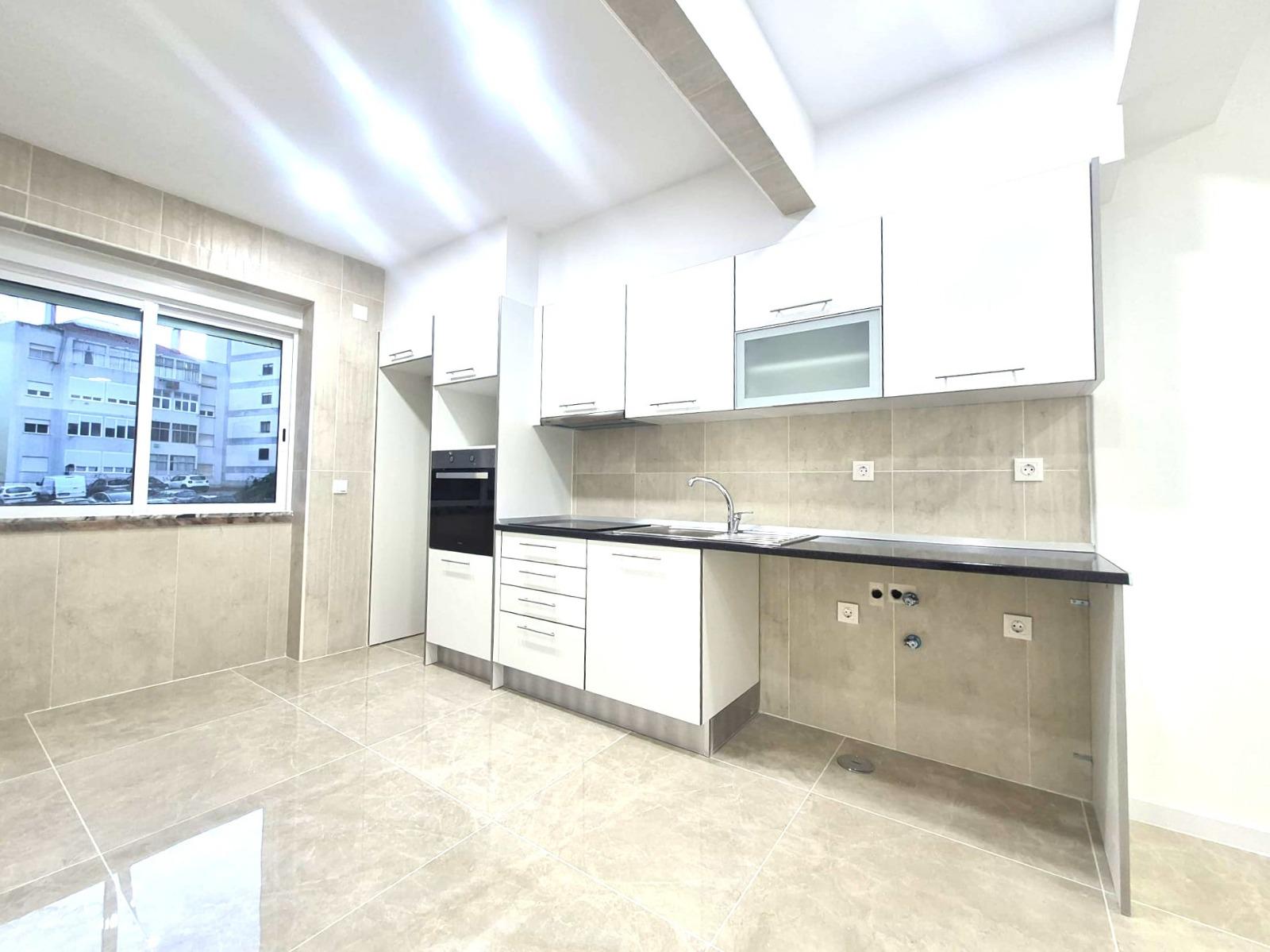 | Apartamento T2 | Central | Cova da Piedade |