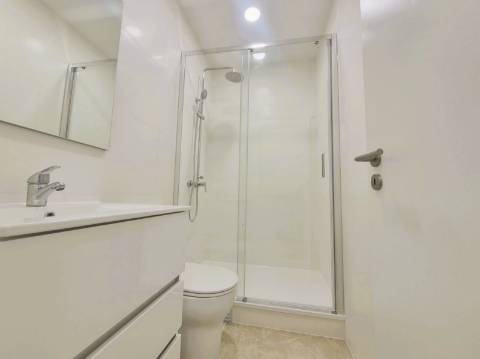 | Apartamento T2 | Central | Cova da Piedade |