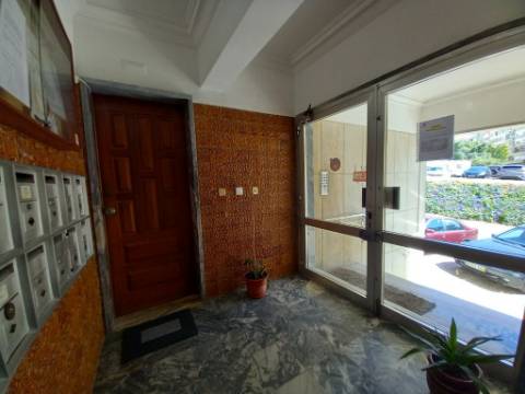 | Apartamento T2 | Central | Cova da Piedade |