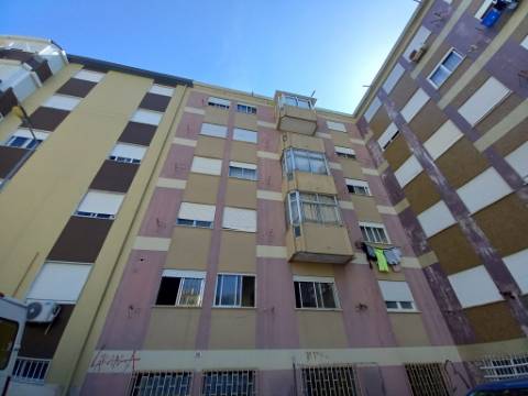 | Apartamento T2 | Central | Cova da Piedade |
