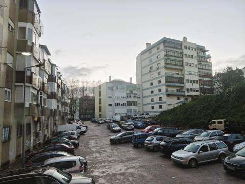 | Apartamento T2 | Central | Cova da Piedade |