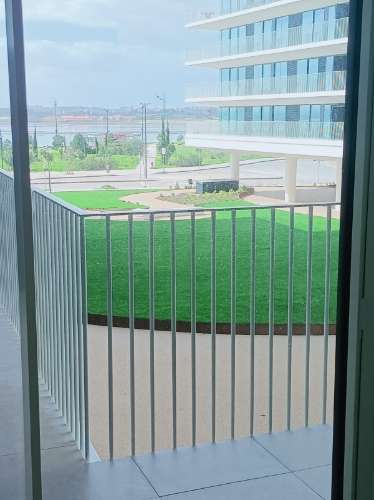 T2 com Vista Rio, Garagem e Piscina no Barreiro