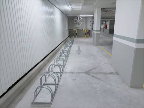 T2 com Vista Rio, Garagem e Piscina no Barreiro