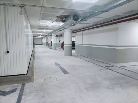 T2 com Vista Rio, Garagem e Piscina no Barreiro