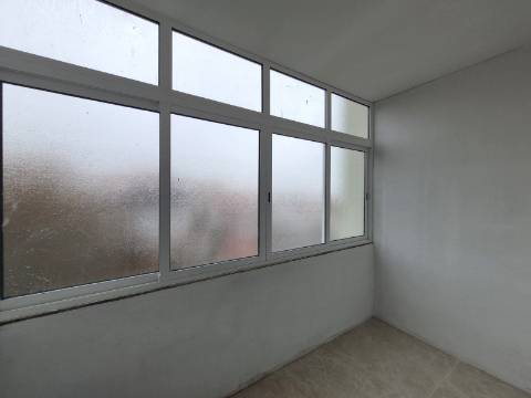 | Apartamento T3 | Excelentes Áreas | Zona Central | Cruz de Pau |