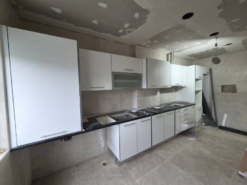 | Apartamento T3 | Excelentes Áreas | Zona Central | Cruz de Pau |