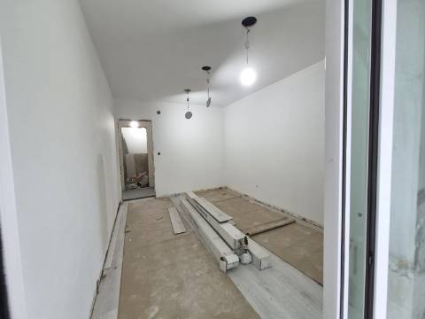 | Apartamento T3 | Excelentes Áreas | Zona Central | Cruz de Pau |