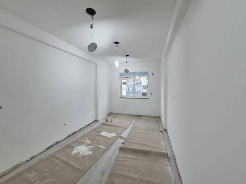 | Apartamento T3 | Excelentes Áreas | Zona Central | Cruz de Pau |