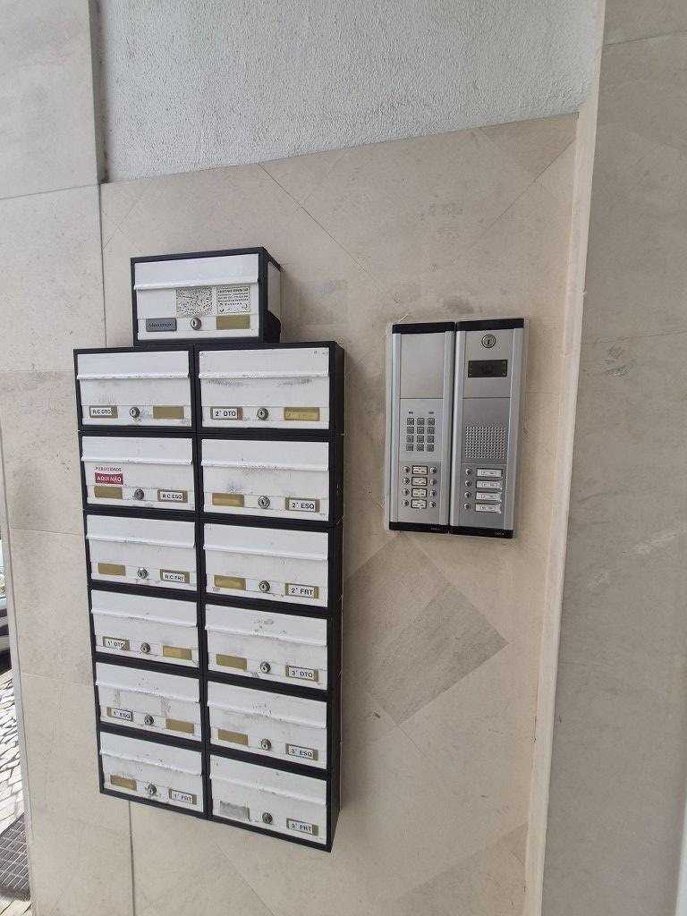 | T2 no Feijó | 79 m2 | Arrecadação com 12 m2 | Excelente estado conservação |