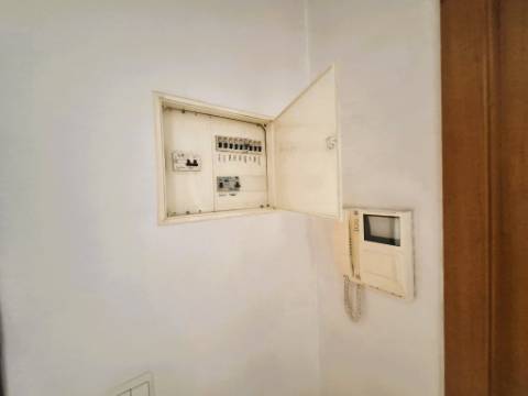 | T2 no Feijó | 79 m2 | Arrecadação com 12 m2 | Excelente estado conservação |