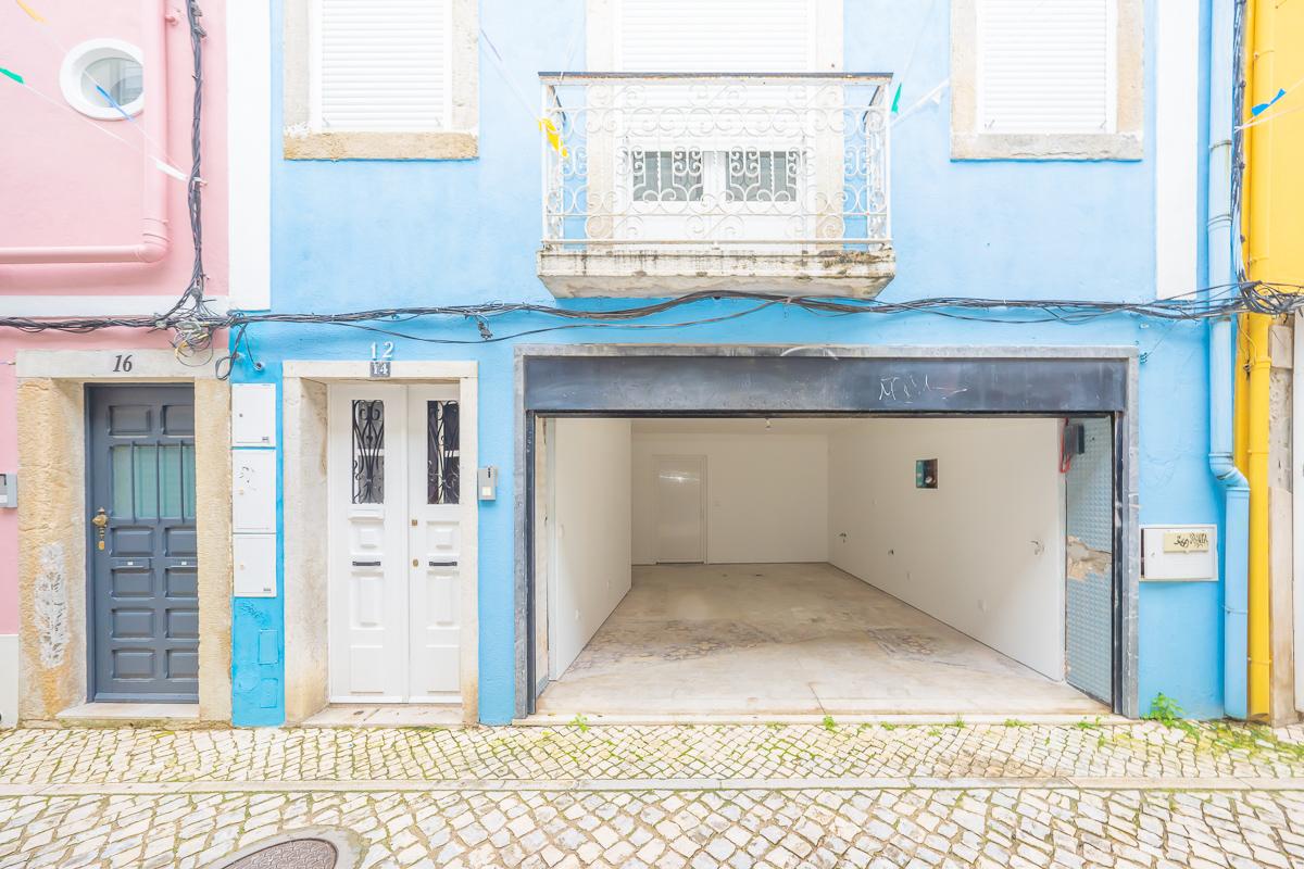 | Maravilhoso Prédio | 3 pisos | Centro Histórico de Setúbal | Garagem |