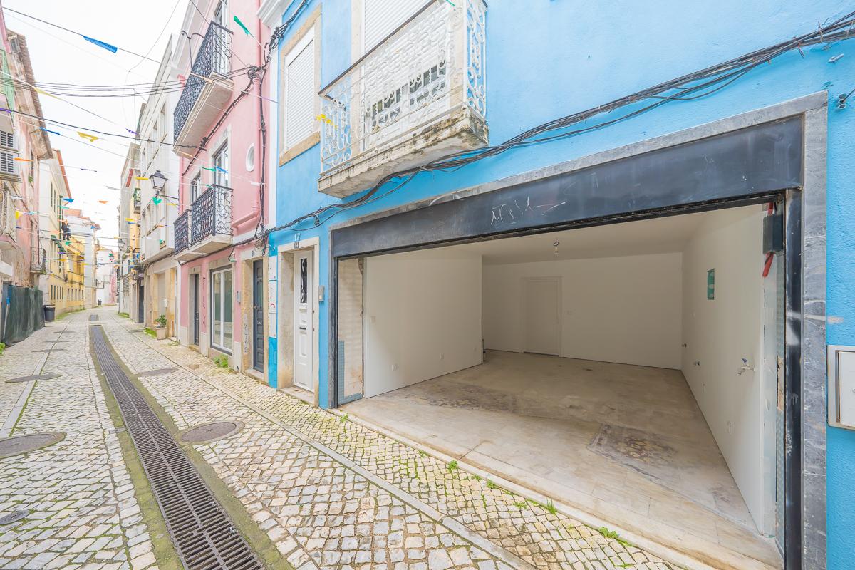 | Maravilhoso Prédio | 3 pisos | Centro Histórico de Setúbal | Garagem |