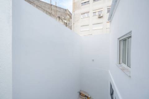 | Maravilhoso Prédio | 3 pisos | Centro Histórico de Setúbal | Garagem |