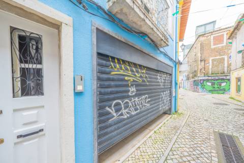 | Maravilhoso Prédio | 3 pisos | Centro Histórico de Setúbal | Garagem |