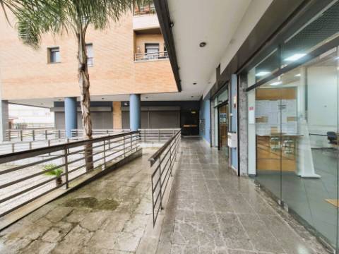| T2 em Vila Franca de Xira | 142 m2 | Piscina | Edifício Varandas da Lezíria |
