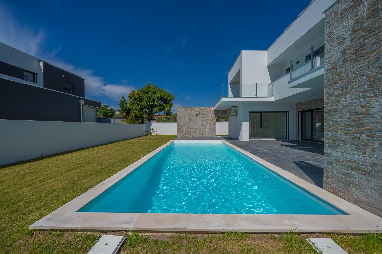| Maravilhosa Moradia T4 | Nova | Piscina | Colégio St. Peter's School |