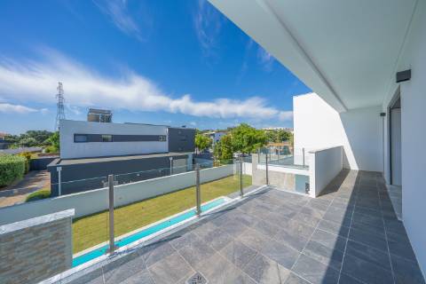 | Maravilhosa Moradia T4 | Nova | Piscina | Colégio St. Peter's School |