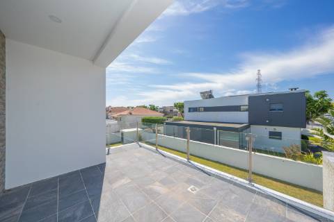 | Maravilhosa Moradia T4 | Nova | Piscina | Colégio St. Peter's School |
