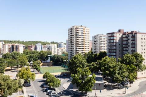 Apartamento T3 em Miraflores | Espaço, Conforto e Qualidade de Vida