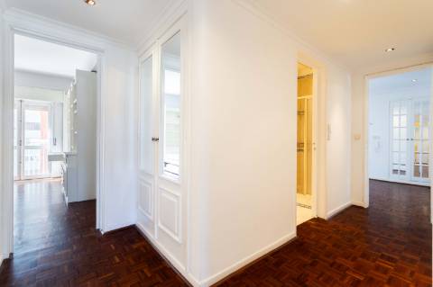 Apartamento T3 em Miraflores | Espaço, Conforto e Qualidade de Vida