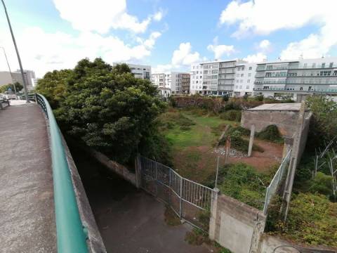 Terreno para EMPREENDIMENTO URBANÍSTICO em PRIME ZONE de Ponta Delgada