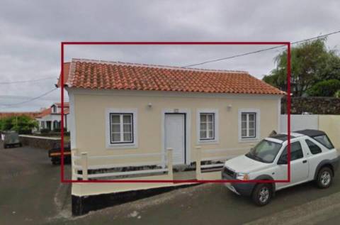 Moradia T4 nos Altares em Angra do Heroísmo