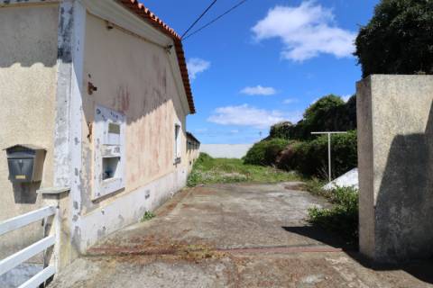 Moradia T4 nos Altares em Angra do Heroísmo