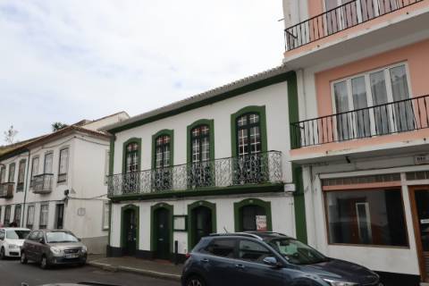 Apartamento T3 Duplex no Centro de Angra do Heroísmo