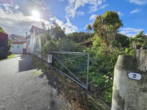 Moradia T4 em Santo António - São Roque do Pico