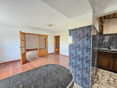 Moradia T4 em Santo António - São Roque do Pico