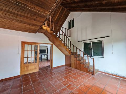 Moradia T4 em Santo António - São Roque do Pico