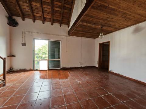 Moradia T4 em Santo António - São Roque do Pico