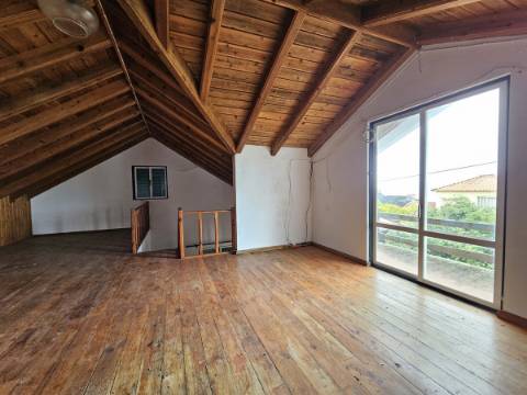 Moradia T4 em Santo António - São Roque do Pico