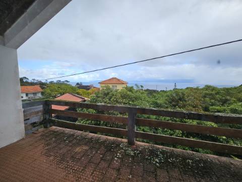 Moradia T4 em Santo António - São Roque do Pico