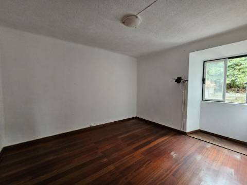 Moradia T4 em Santo António - São Roque do Pico