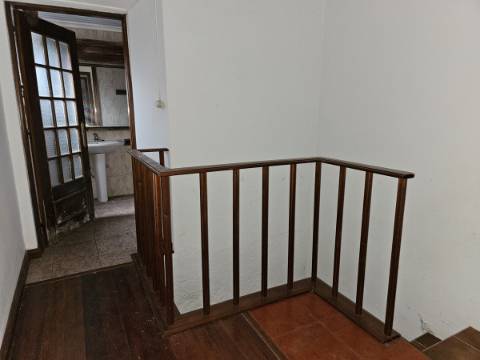 Moradia T4 em Santo António - São Roque do Pico