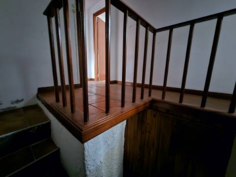 Moradia T4 em Santo António - São Roque do Pico