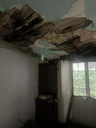 Moradia Unifamiliar em Banda para Remodelação Total