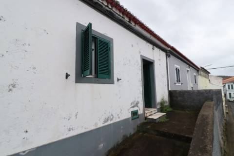 Moradia T5 na Ribeirinha - Ribeira Grande