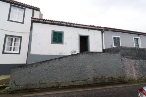 Moradia T5 na Ribeirinha - Ribeira Grande