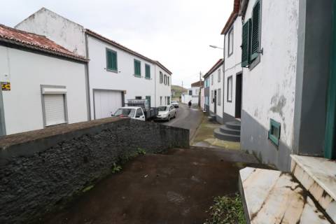 Moradia T5 na Ribeirinha - Ribeira Grande