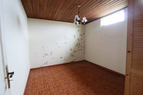 Moradia T5 na Ribeirinha - Ribeira Grande