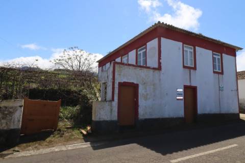 Moradia T3 no Raminho em Angra do Heroísmo