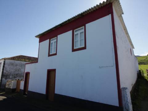 Moradia T3 no Raminho em Angra do Heroísmo