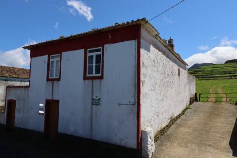 Moradia T3 no Raminho em Angra do Heroísmo